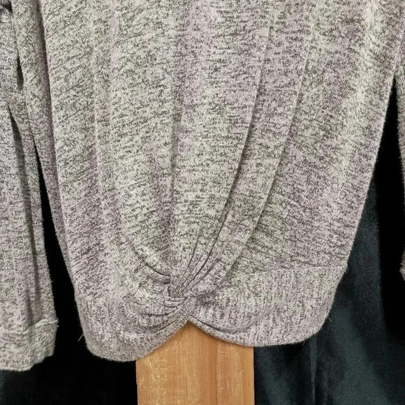 Long sleeve Brown with knot on the bottom size small Olivia rae sleepwear - Picture 6 of 6